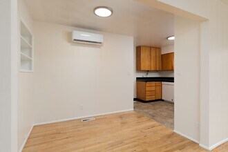 6134 NE Multnomah St in Portland, OR - Building Photo - Building Photo