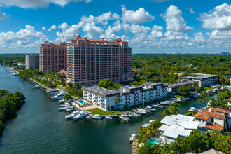 Gables Harbour in Coral Gables, FL - Building Photo - Building Photo