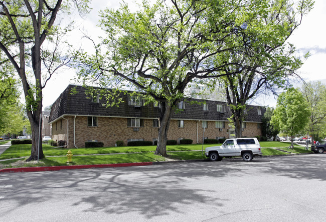 Westwind Apartments in Fort Collins, CO - Building Photo - Building Photo