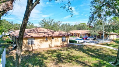 Lakeview Apartments in St. Petersburg, FL - Building Photo - Building Photo