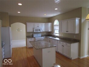 411 Mari Way in Carmel, IN - Building Photo - Building Photo