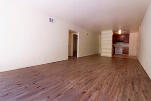 67 Lausanne Ave, Unit 2 in Daly City, CA - Building Photo