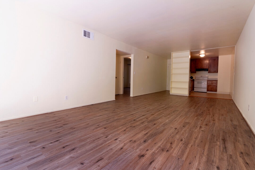 67 Lausanne Ave, Unit 2 in Daly City, CA - Building Photo