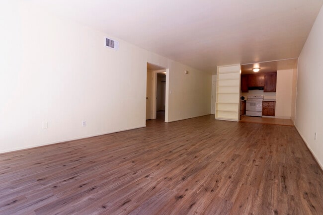 67 Lausanne Ave, Unit 2