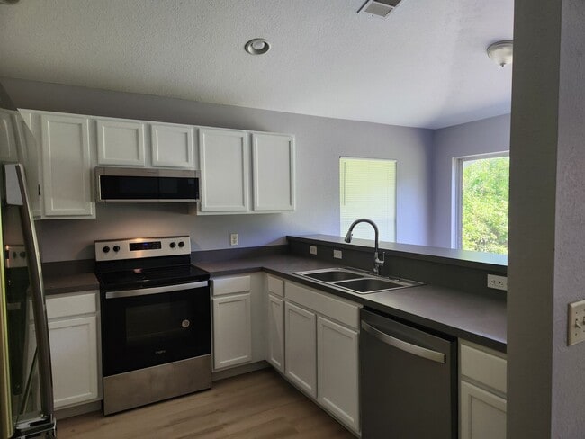 340-342 Rogen St in Lehigh Acres, FL - Building Photo - Building Photo