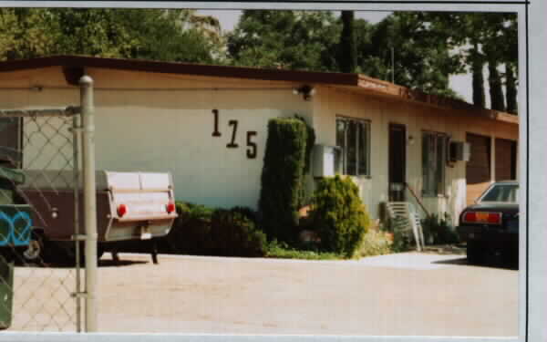 175 W Merrill Ave in Rialto, CA - Building Photo - Building Photo