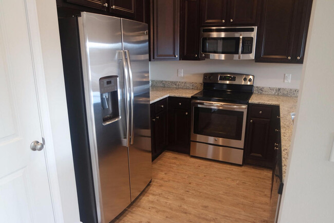 8727 Brown Pelican Cir in Navarre, FL - Building Photo - Building Photo
