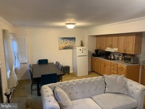 5800 Edson Ln in Rockville, MD - Building Photo - Building Photo