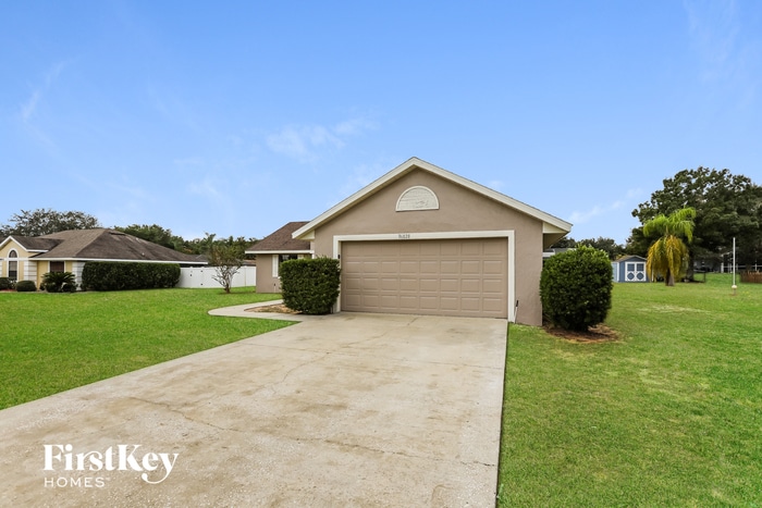 36828 Sundance Dr in Grand Island, FL - Foto de edificio