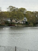 35 Allings Crossing Rd in West Haven, CT - Foto de edificio - Building Photo