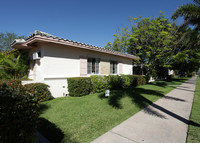 223-231 Mendoza Ave in Coral Gables, FL - Building Photo - Building Photo