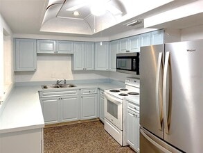 2916 W Paris St in Tampa, FL - Building Photo - Building Photo