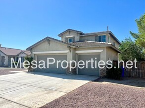 11625 Danielle Dr in Adelanto, CA - Building Photo - Building Photo