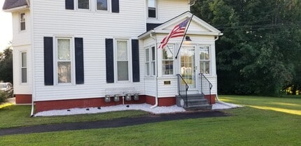 1423 Main St in Newington, CT - Building Photo - Building Photo