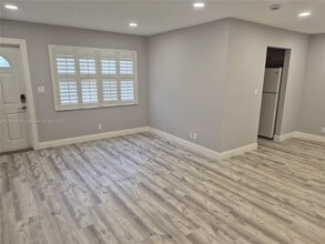 407 SW Natura Ave in Deerfield Beach, FL - Building Photo - Building Photo