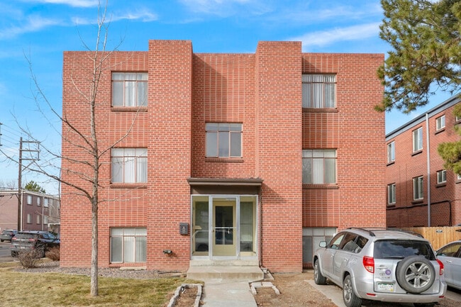 Dahlia Apartments in Denver, CO - Building Photo - Building Photo