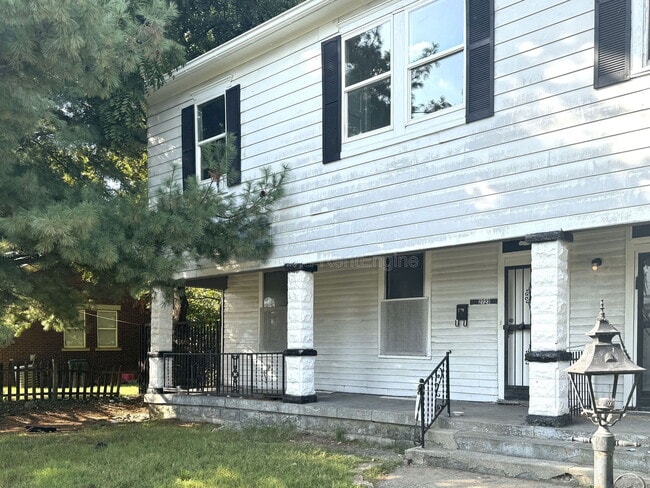 property at 2723 Elliott Ave