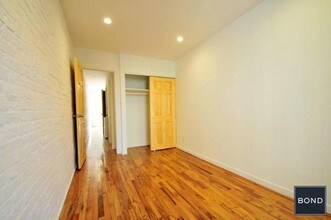240 E 26th St-Unit -4c in New York, NY - Building Photo - Building Photo