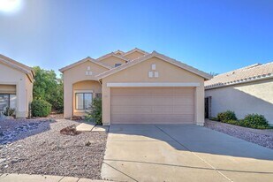 2147 E Robin Ln in Phoenix, AZ - Building Photo