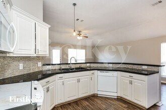 8128 Modesto Dr in Arlington, TX - Building Photo - Building Photo