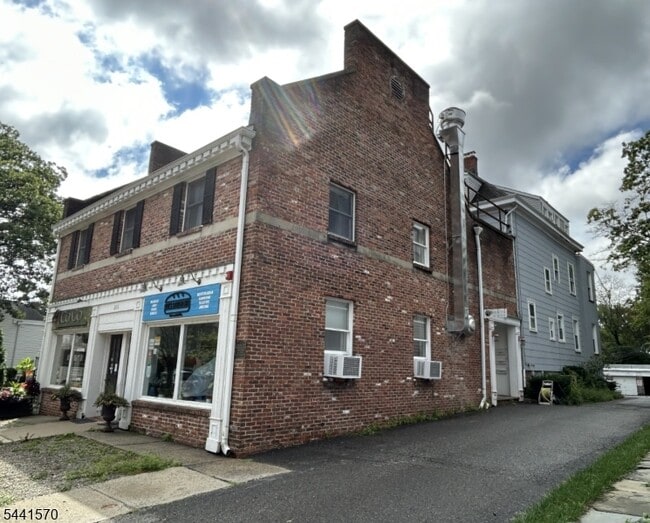property at 206 Bellevue Ave