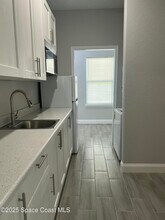 571 San Filippo Dr SE in Palm Bay, FL - Building Photo - Building Photo