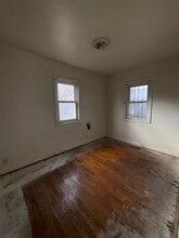 3221 Burgess St, Unit Y178 in Flint, MI - Foto de edificio - Building Photo