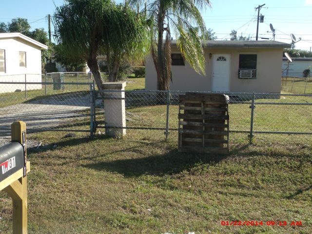 1731 Lauderdale Manor Dr in Fort Lauderdale, FL - Building Photo
