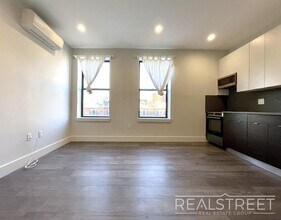 358 Kosciuszko St in Brooklyn, NY - Foto de edificio - Floor Plan