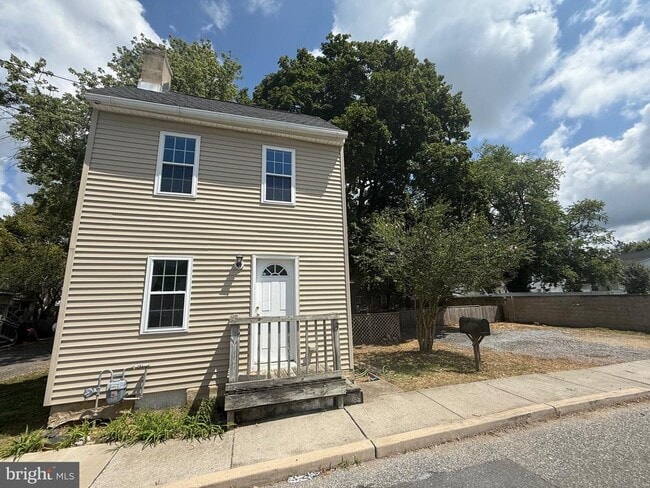 property at 3 Spring Garden St