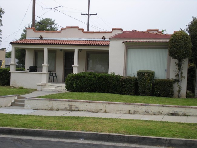 403-405 N Nevada St in Oceanside, CA - Foto de edificio - Building Photo