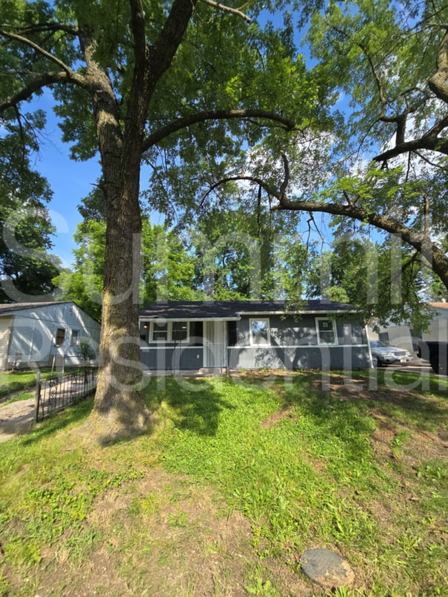 property at 3911 Oakley Ave