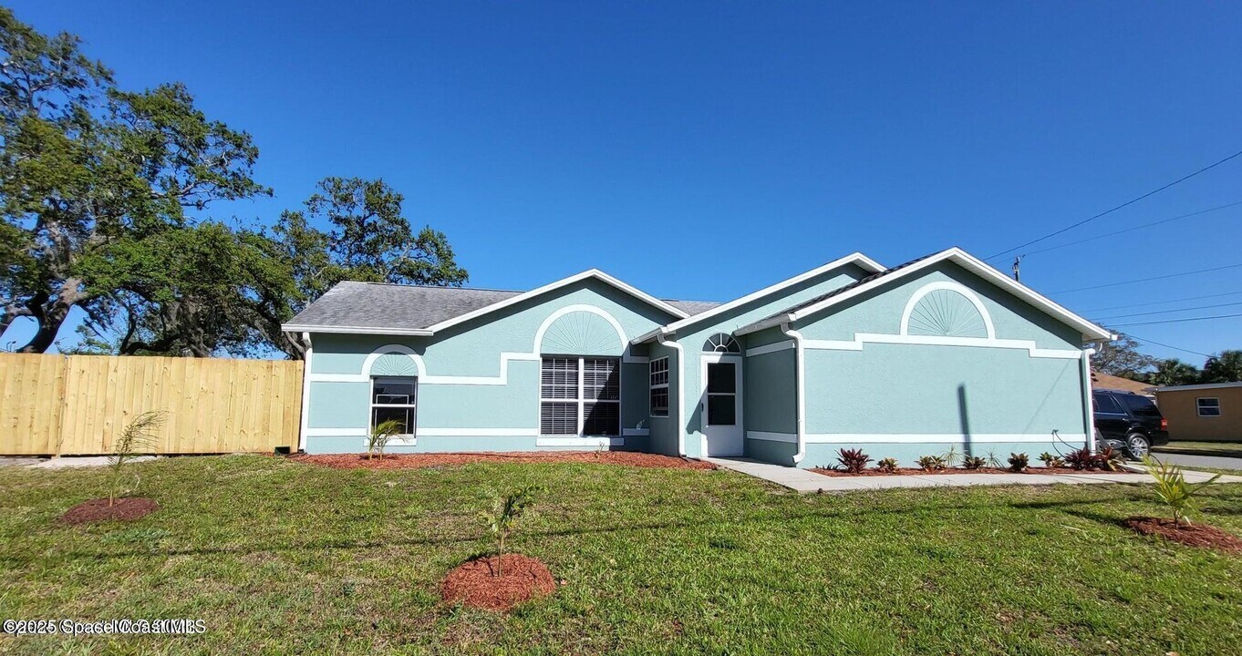 1274 Westover St in Melbourne, FL - Building Photo