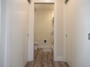 1610 N Emerson St, Unit B in Portland, OR - Foto de edificio - Building Photo