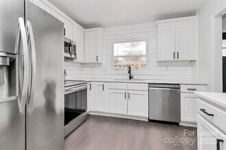 5442 Kinsale Ln in Charlotte, NC - Building Photo - Building Photo