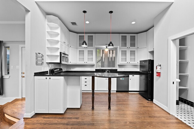 property at 1309 Chestnut Ave