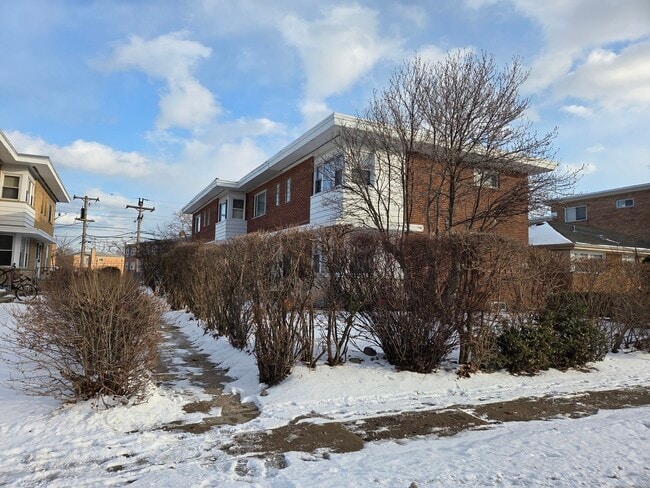 8649 Niles Center Rd in Skokie, IL - Building Photo - Building Photo