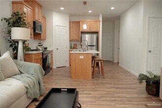 32 San Andres in Edinburg, TX - Building Photo - Building Photo