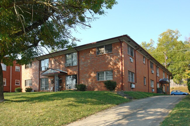 1613 Alexandria Dr in Lexington, KY - Building Photo - Building Photo