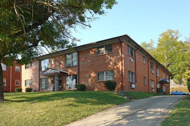 1613 Alexandria Dr in Lexington, KY - Foto de edificio - Building Photo