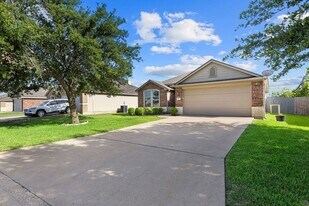 7915 Redbrush in Temple, TX - Building Photo