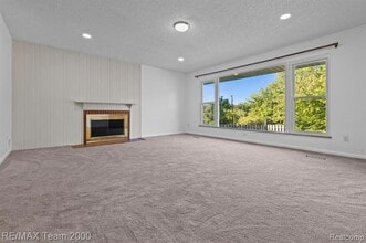 25152 Fairway Dr in Dearborn, MI - Building Photo - Building Photo