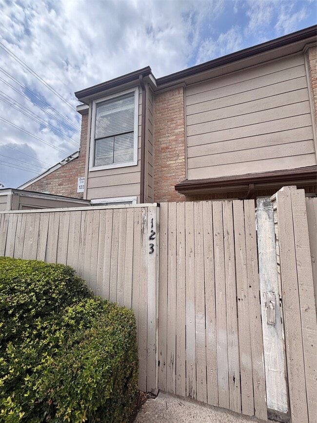 property at 2110 Wilcrest Dr