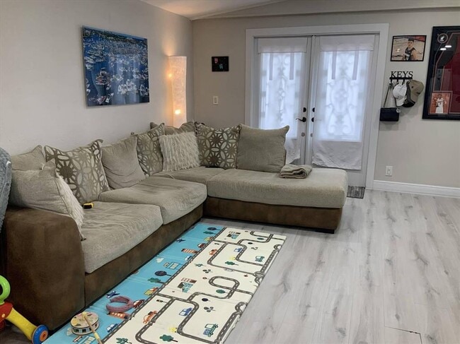 5320 SW 26th Ter in Fort Lauderdale, FL - Building Photo - Building Photo