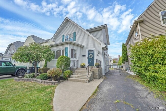 291 Tremont Ave in Kenmore, NY - Building Photo - Building Photo