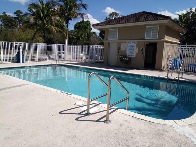 1169 Golden Lakes Blvd-Unit -1126 in Royal Palm Beach, FL - Building Photo - Building Photo