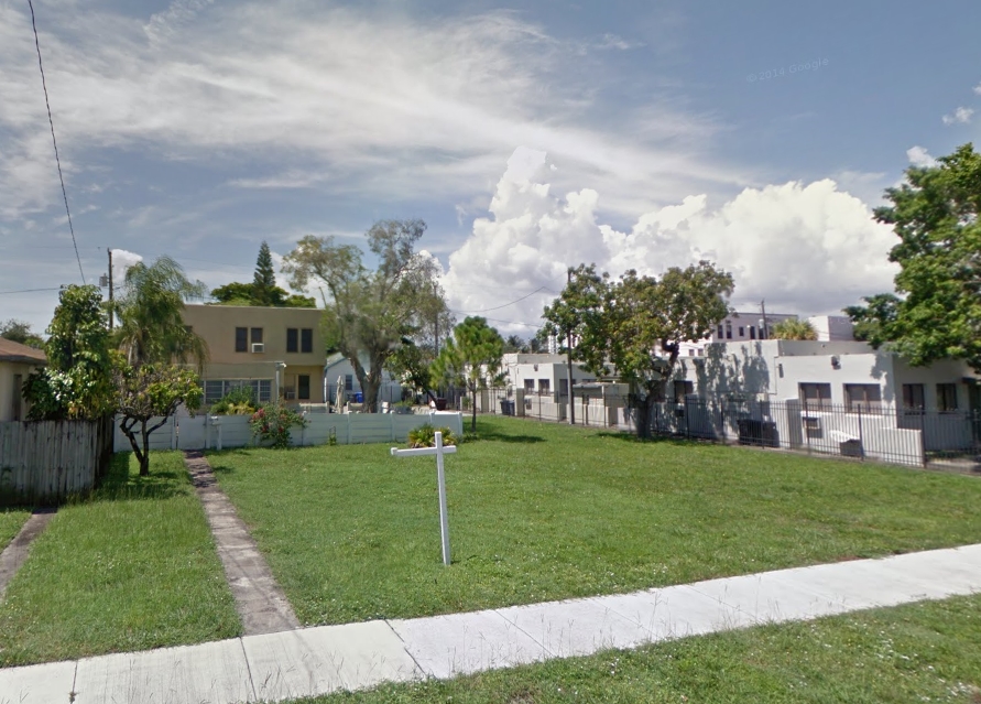 1944 Taylor St in Hollywood, FL - Building Photo