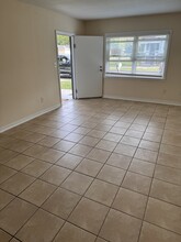 323 E 65th St, Unit 323 E 65th St in Jacksonville, FL - Building Photo - Building Photo