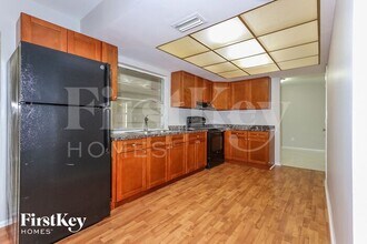 6871 NW 12th St in Plantation, FL - Foto de edificio - Building Photo