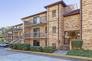 Bartton Place in Arlington, VA - Building Photo